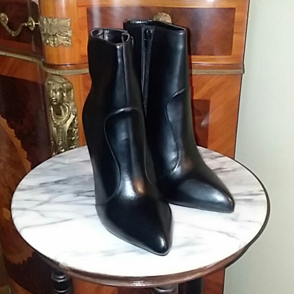 NIB !  5 inch Black stiletto boot